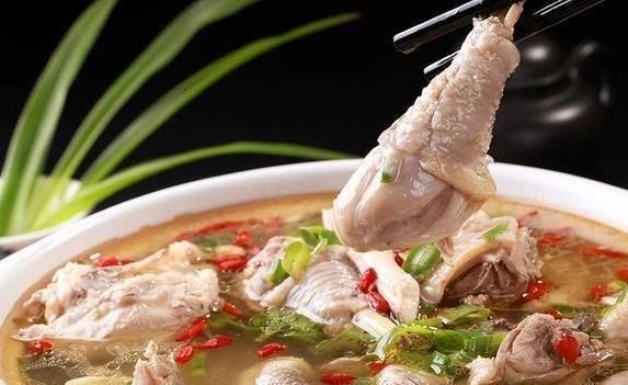 老母鸡土鸡乌鸡，炖汤选哪个最香？3招让汤清肉嫩
