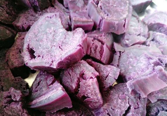 紫薯饼香甜爆棚，3步做出高颜值，吃了还瘦身？