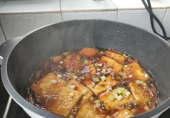 一块豆腐5块钱，做出全家抢着吃的菜，简单做法你想不到