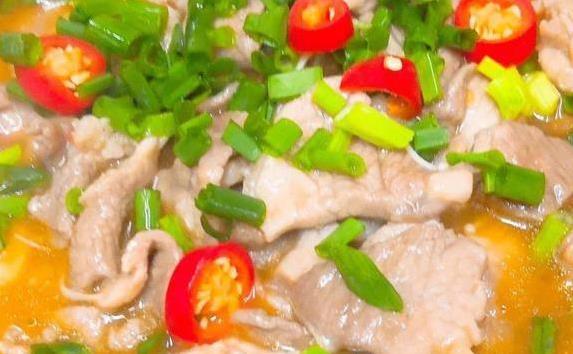 肥牛不涮火锅改做酸汤，10分钟上桌，比饭店还香你敢信？