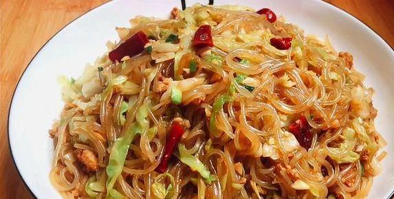 白萝卜炒粉条有秘诀，少做一步菜就废，3分钟学会饭店味