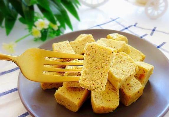 孩子挑食不用愁，10分钟自制红枣糕，入口即化营养满分