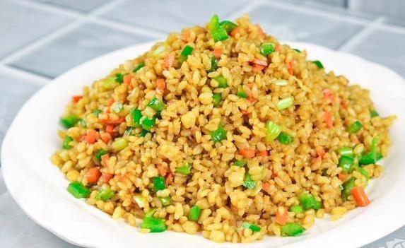 家常剩饭也能变大餐？酱油炒饭的3个秘诀，太香了！