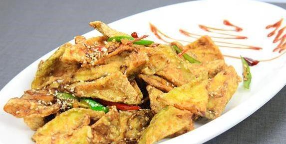 一盘茄子馋哭邻居！外酥里嫩超简单，你家也能做大厨菜