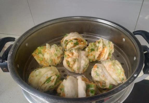 孩子挑食不吃饭，学会这花卷做法，2个不够吃