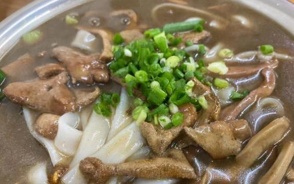 武汉小店腰子粉走红，卤藕却成爆款，客人排队只为它？
