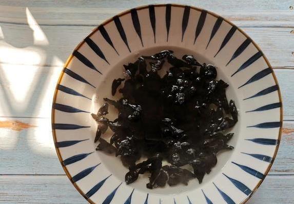 家常菜翻新，鱼香鸡蛋完胜肉丝，3步做出饭店味？