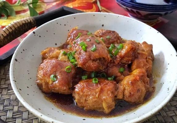 家常豆腐衣肉卷香翻天，30分钟上桌，全家抢着吃！