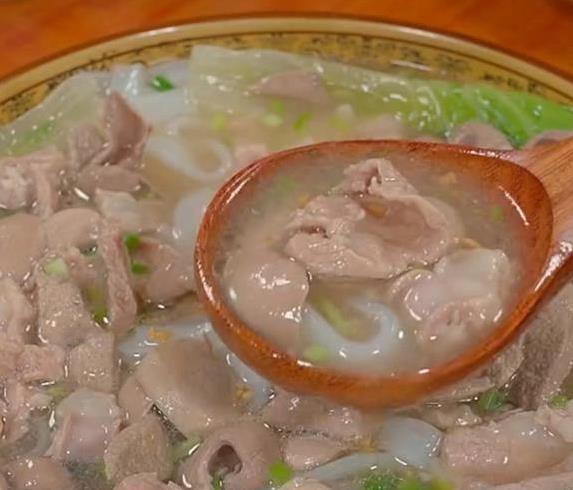 广东媳妇刚过门，婆婆让她做早餐，端上来一碗粉惊呆全家