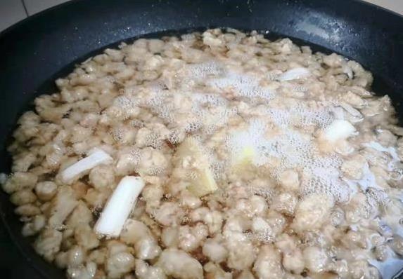 猪油熬不好毁一锅菜，5斤板油出3斤香油，你家秘方是什么？