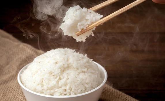 米饭硬邦邦没香味？学会这3招，蒸出软糯好米饭！