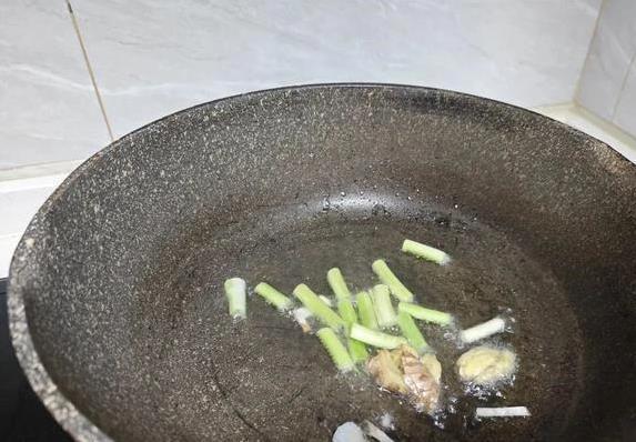 猪肺便宜却营养翻倍，止咳润肺全靠它，简单一炒香到爆