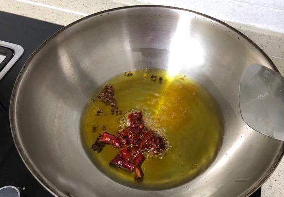 孩子长高全靠它？每周一盘土豆排骨，营养爆棚！