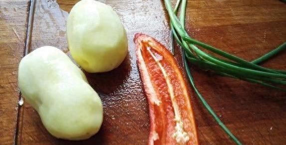 瘦人胖人吃都好，土豆煎饼香满屋，儿子减肥还上瘾