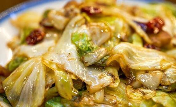 包菜炒不好？1个腌制秘诀甩饭店，大火快炒爽脆入味