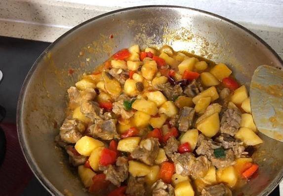 孩子长高全靠它？每周一盘土豆排骨，营养爆棚！