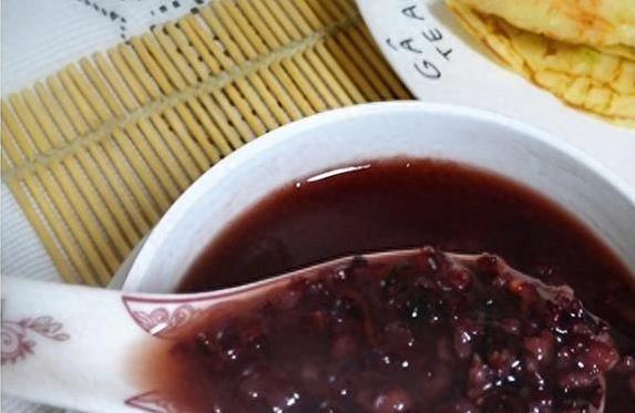 中老年人别老吃猪肉，这3种食物便宜又养身，你吃过几种？