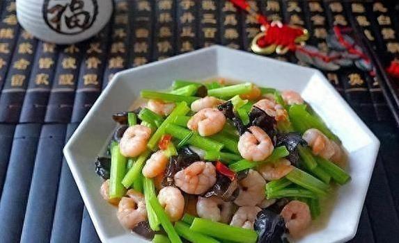 中老年人别老吃猪肉，这3种食物便宜又养身，你吃过几种？