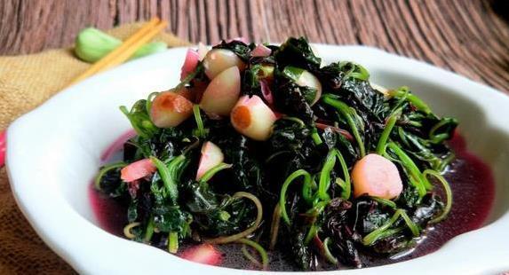 孩子爱上红菜泡饭，奶奶教我“油盐水”炒苋菜，3块钱吃出幸福味