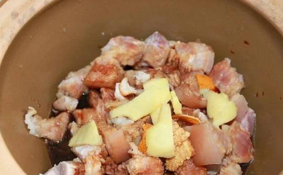 炖肉加错一物毁全锅，10人8个犯这错，肉香不嫩全白忙