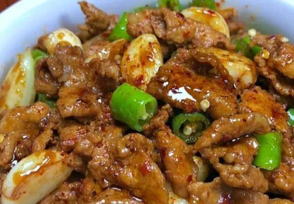 炒辣椒肉有绝招，10分钟出锅喷香，米饭三碗都不够