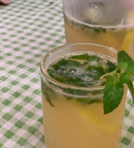 生蚝鲜嫩韭菜香，隔天吃一次，身体比谁都强