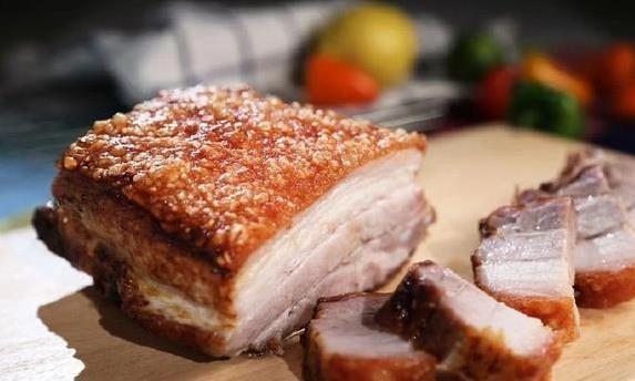 五花肉这么做，比红烧肉香十倍，10分钟上桌全家抢着吃！