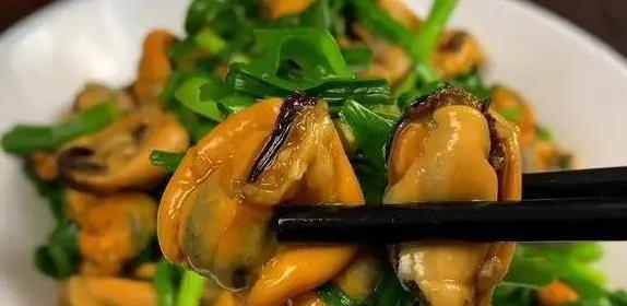 海虹10元一斤真便宜，鲜美补身效果好，你家餐桌缺了啥？