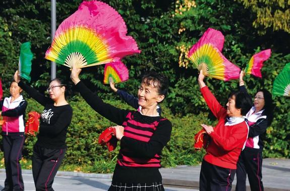 59岁大妈天天吃萝卜，2年后体检，结束让大夫保养不已