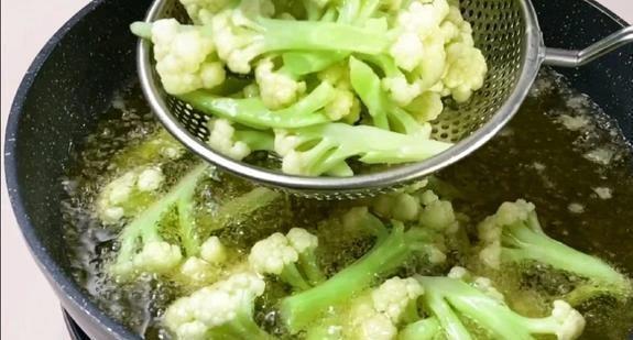 干锅花菜：最普通的家常菜，最诱人的味道