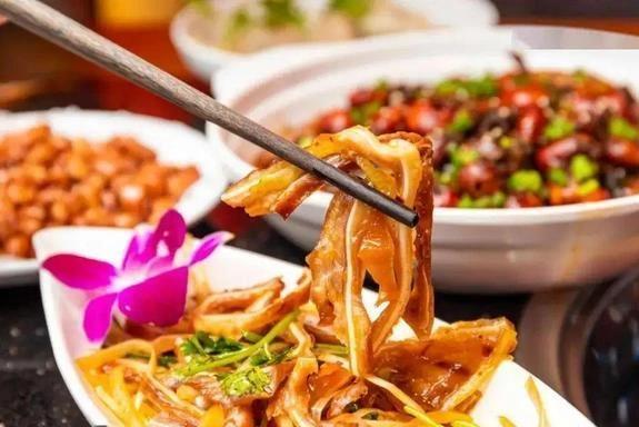 为啥中国人偏爱吃猪头肉？很多人都不清楚，看完之后涨知识