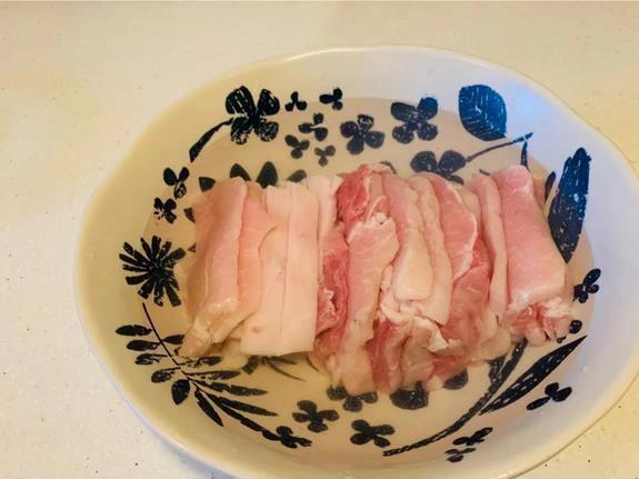 炸酥肉时，用面粉还是淀粉？记得不要用错粉，不酥不香家人不爱吃