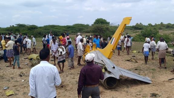 印媒：印度一架教练机在训练时坠毁