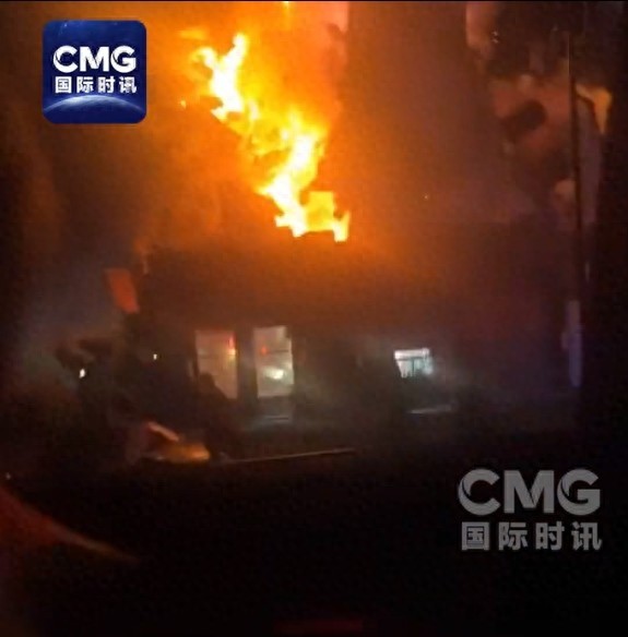 美国犹他州一商场发生爆炸：汽车撞入购物中心随后爆炸