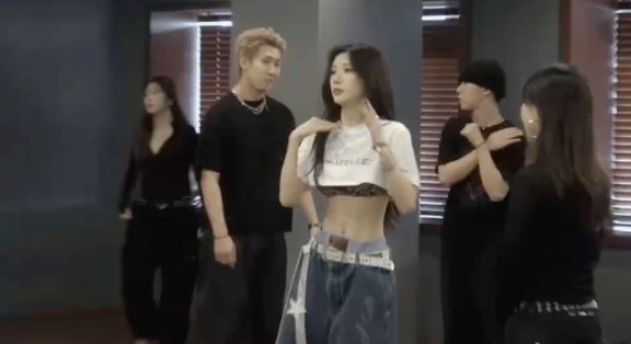 戴燕妮咱就不行换个手机吗 