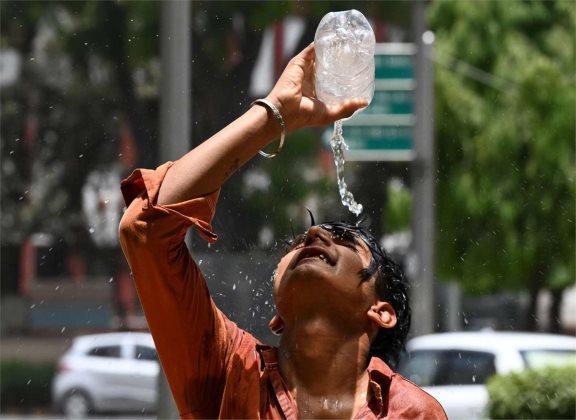 没凉水了？印度水龙头流出的水已超过40℃ 高温下的生存挑战