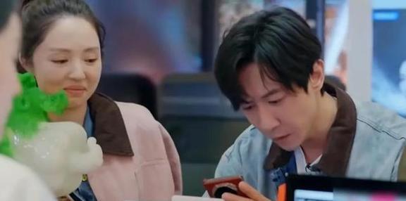 <strong>董璇</strong>张维伊商量二胎计划 小小张引发热议