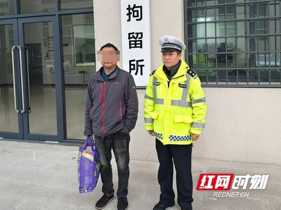 男子醉驾上路 交警一查是“老熟人”