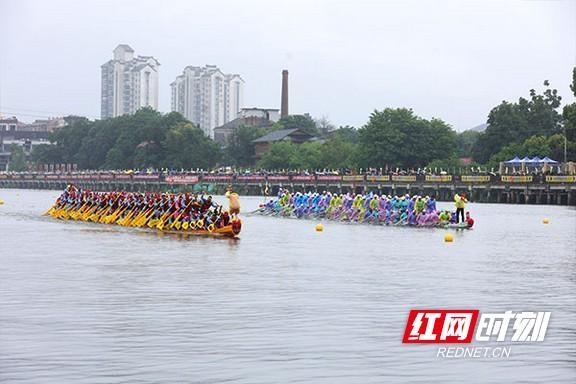 湖南“龙超”赫山站燃情开幕 兰溪双桡龙舟竞渡盛会