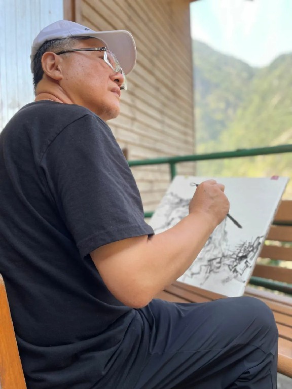 只缘身在此山中——著名画家李伟写生庐山收获颇丰