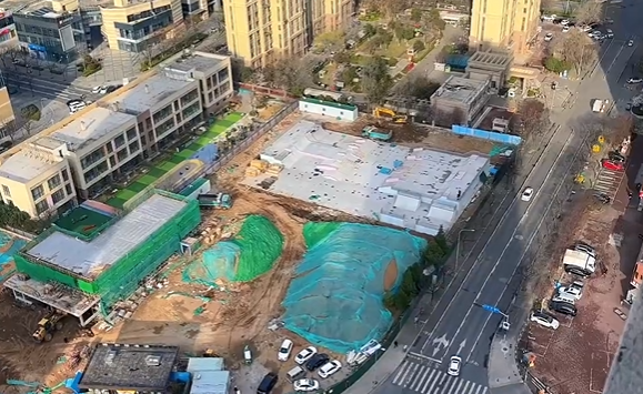 济南西客站片区新添一处运动公园，滑板赛道初具规模