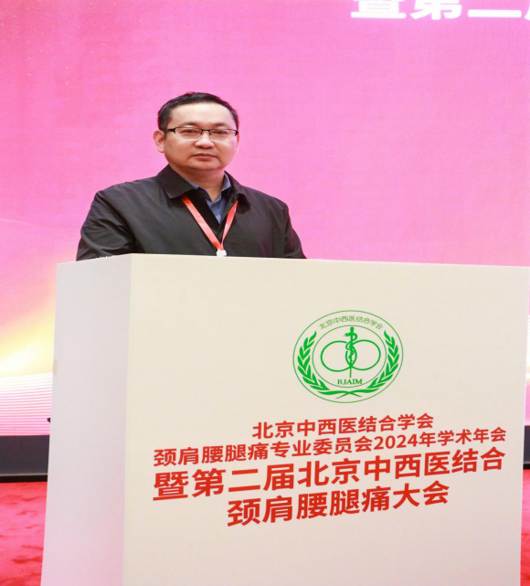仁心祛痛数十载：俞伟强主任的医学之路与疼痛治疗新境界