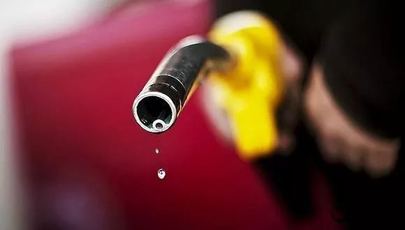 油价或迎年内最大跌幅：95号汽油回到“7元时代”