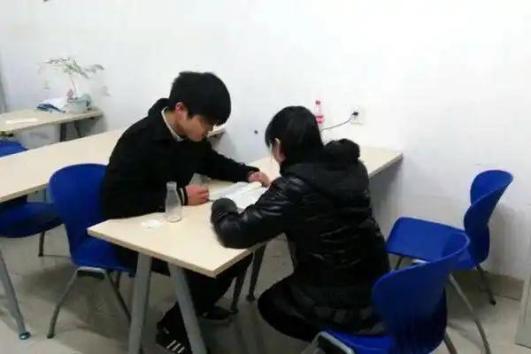 这是交智商税吗？月考成绩出来，一对一补课的孩子只拿到30分