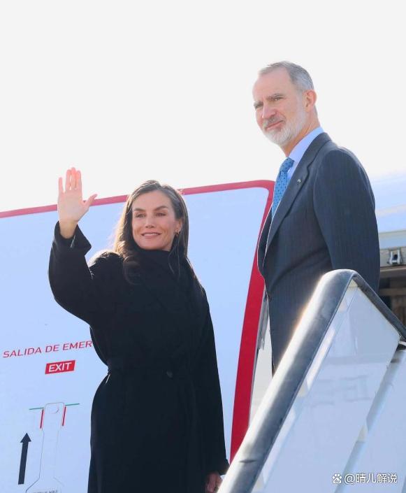 西班牙王后驚艷亮相中國(guó) 全黑造型彰顯低調(diào)力量