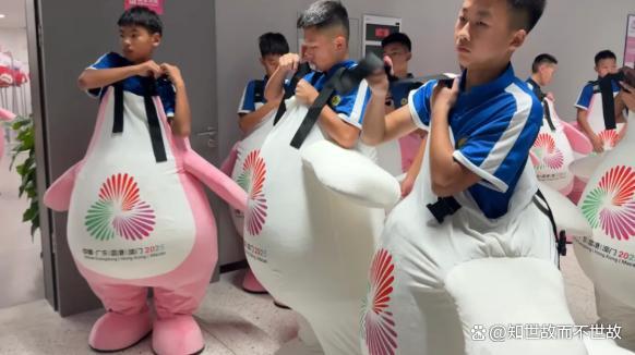 全运会“大湾鸡”意外走红 创意狂欢点燃全民热情