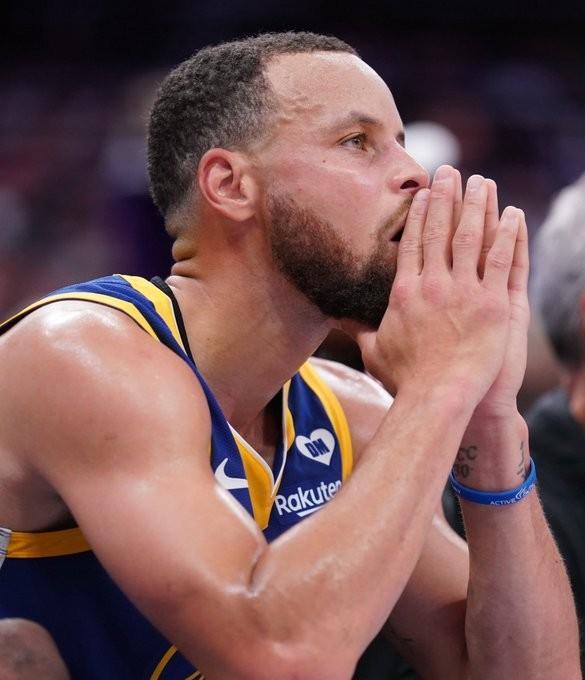 库里空砍39分 勇士加时哑火负猛龙