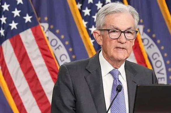 特朗普批评鲍威尔是言论自由