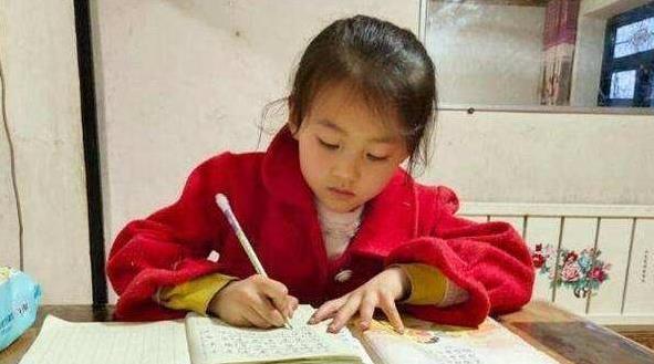 小女孩一笑成名，百万合同摆眼前，父母却做出惊人决定！