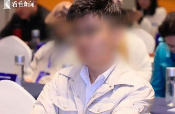 上海男子出狱后分饰三角诈骗